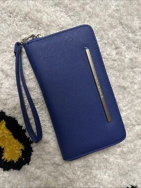STEVE MADDEN Blue Wristlet Wallet